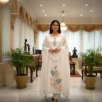 Elegant White Embroidery Kurti With Dupatta Set