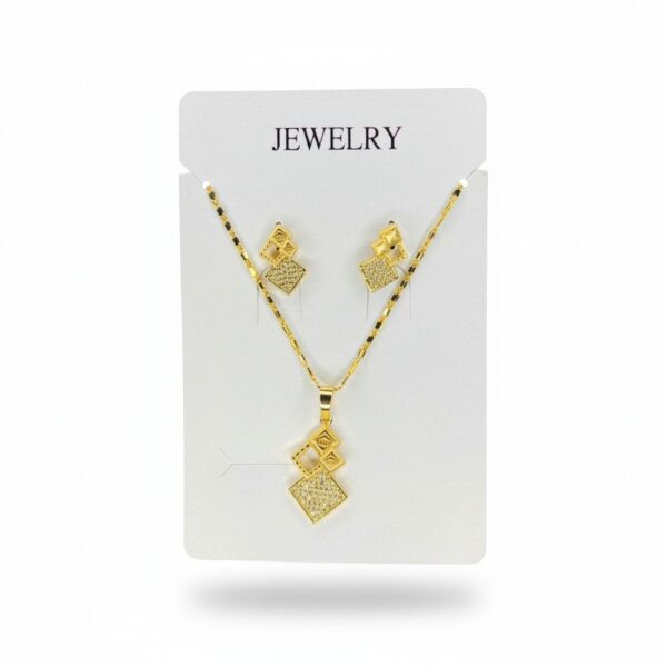 Golden Diamond Cluster Set